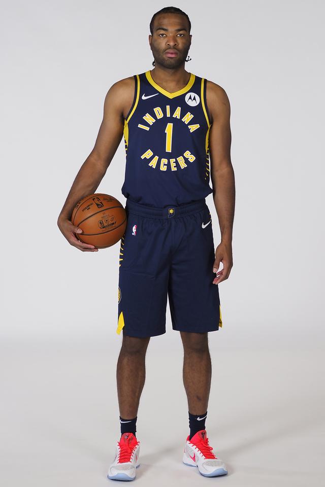 時刻肩負重 時刻肩負重