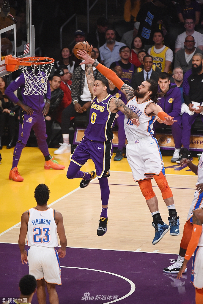 严肃的足球 严肃的足球