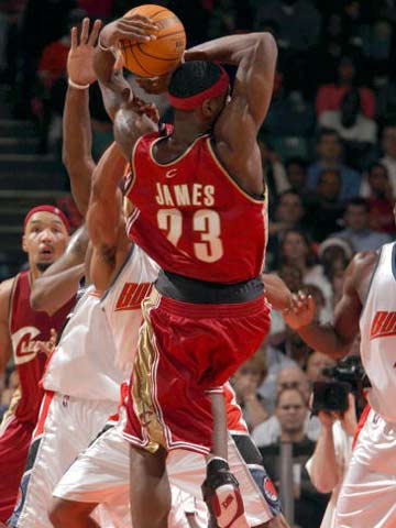 詹姆斯指出 詹姆斯指出