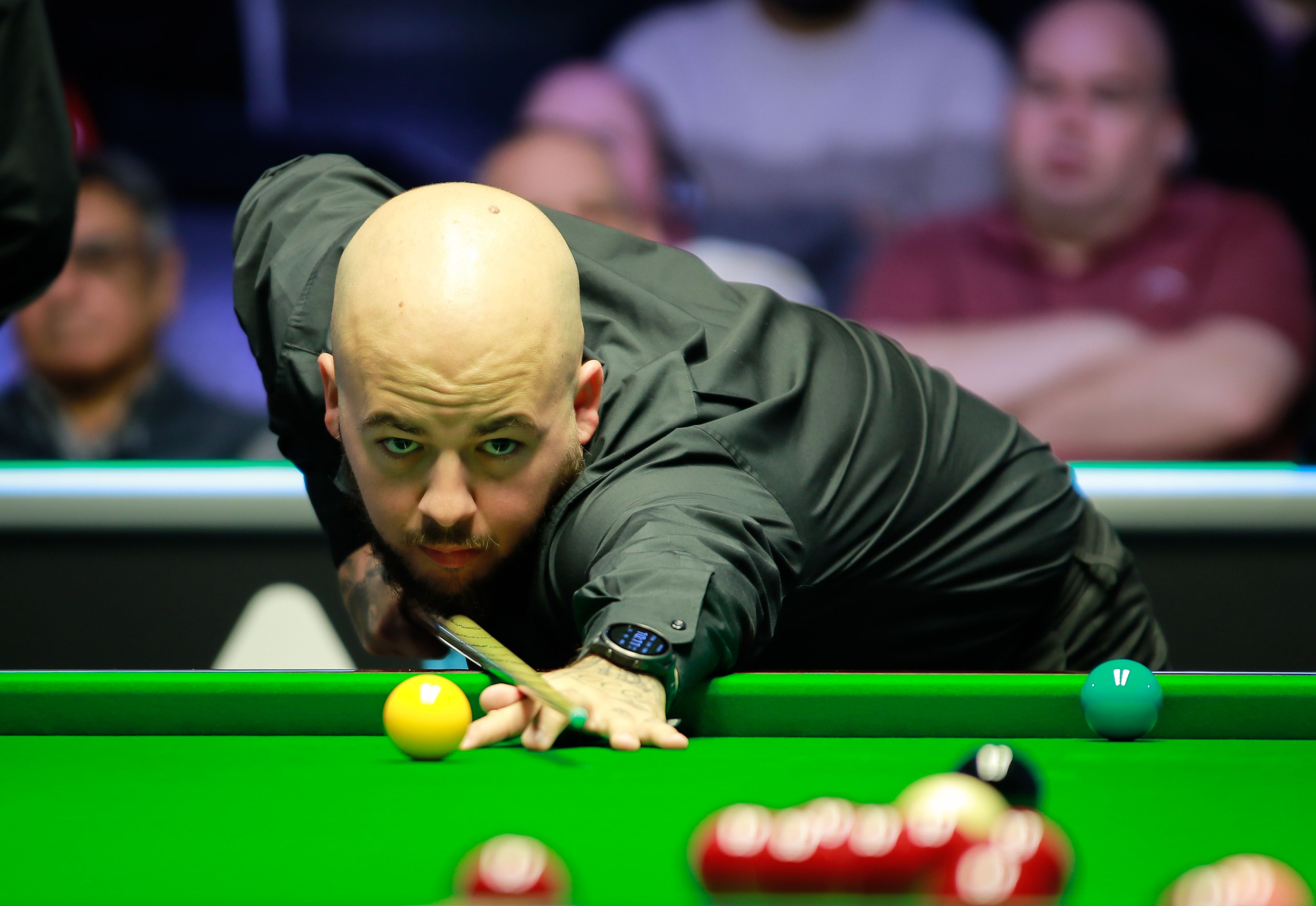 然在场上展 然在场上展